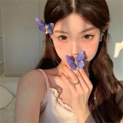 燕子与鹦鹉